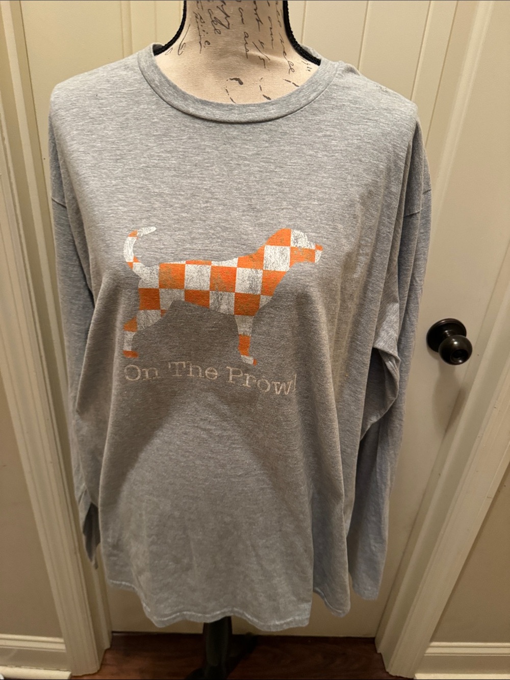 Tennessee Gray Long Sleeve Tee with Orange & White Checker Dog Graphic